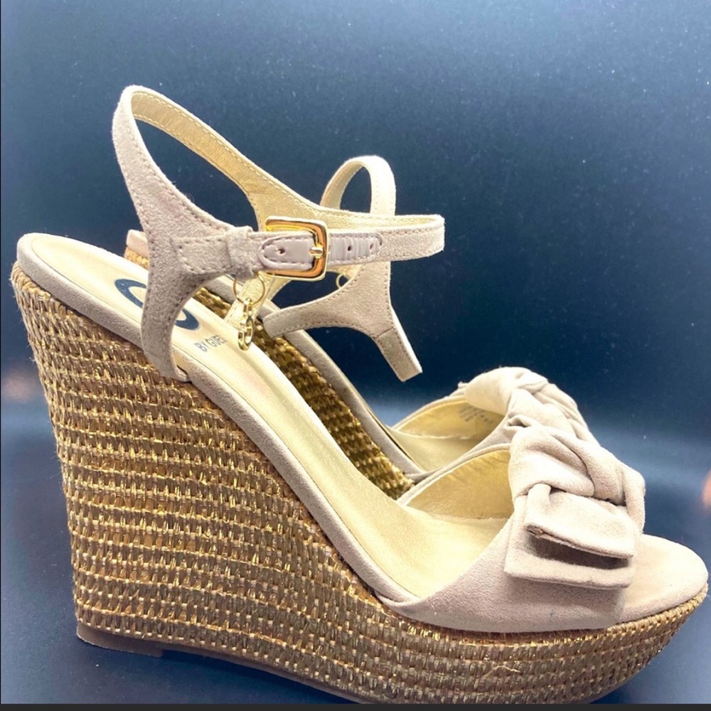 Guess wedges size  6.5